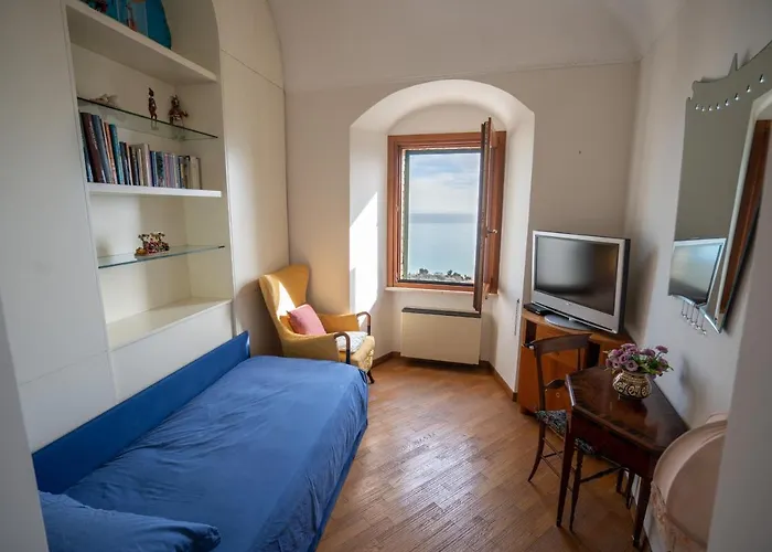 דירה La Loggia Della Gatta ואסטו